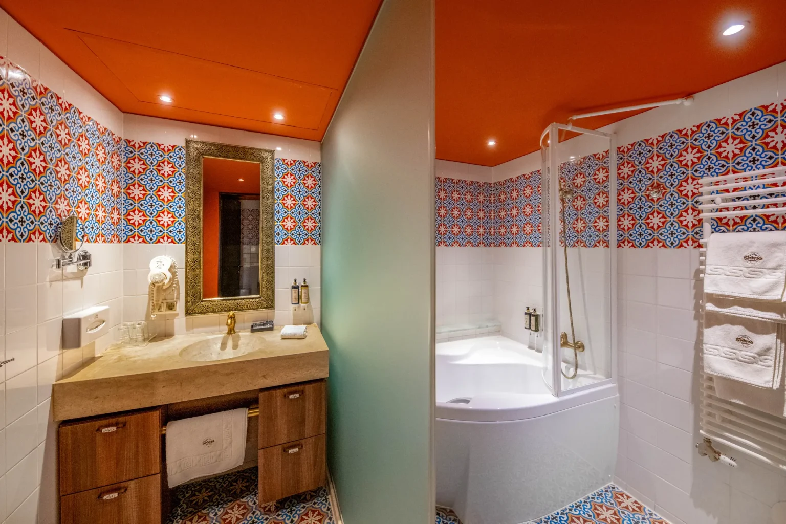 shirazhotel-szobak-galeria2024-romantikus-lakosztaly2